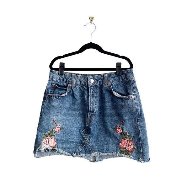 Topshop Moto Denim Mini Skirt Embroidered Floral Pockets Women's 6 Raw Hem - Picture 1 of 9